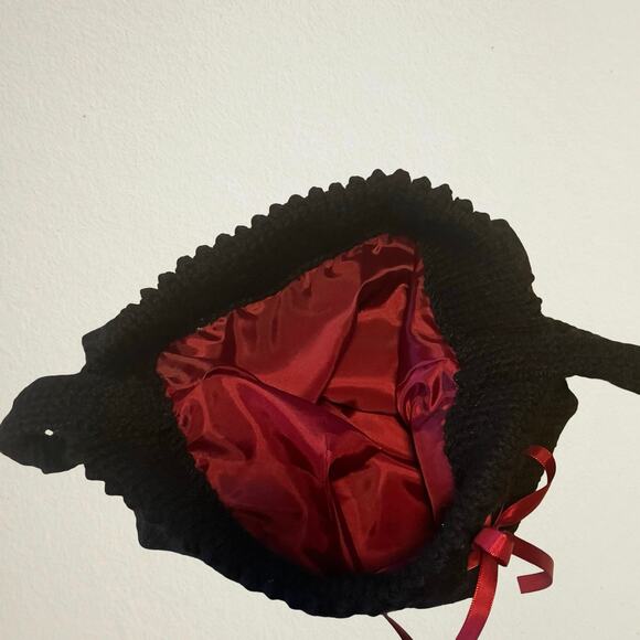Black knit handbag with red ribbon bow, whimsigoth Y2K coquette witch goth OOAK - Picture 4 of 4